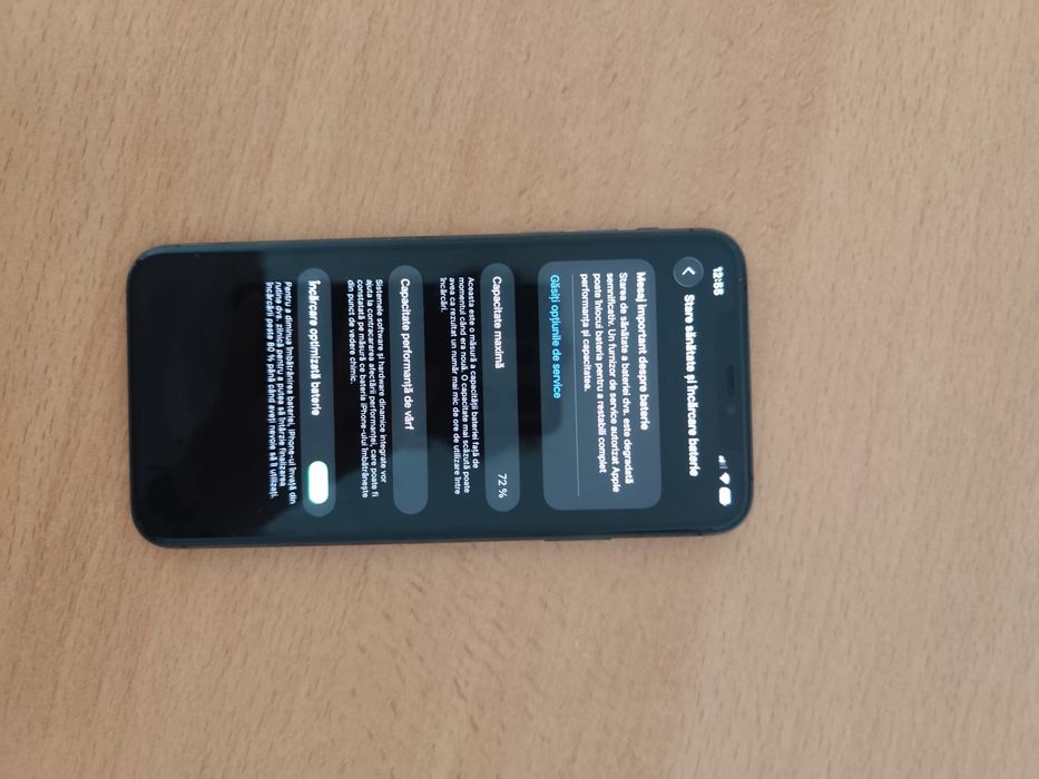 Vând sau schimb iphone 11 pro max , telefonul merge foarte bien ..!
