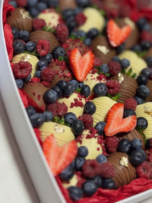 Клубника в шоколаде Подарки Qulupnay shokolad