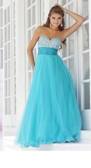 Бална рокля