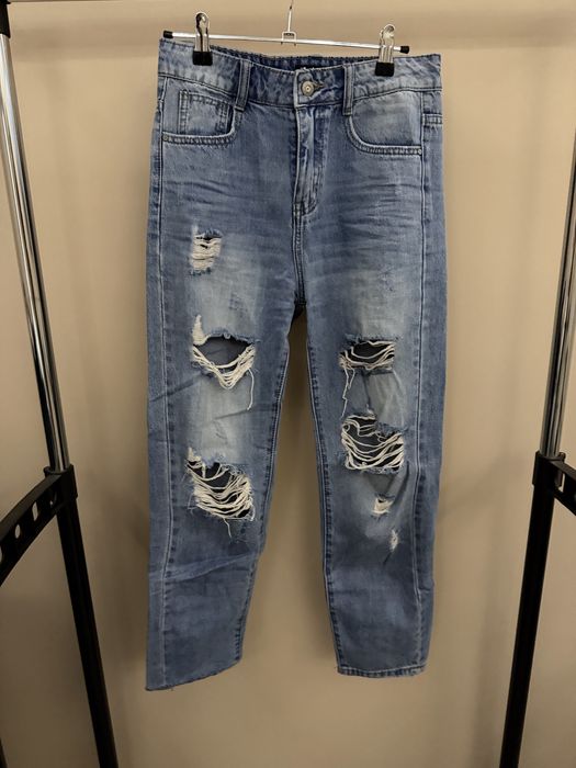 Дънки със скъсан ефект на Answear