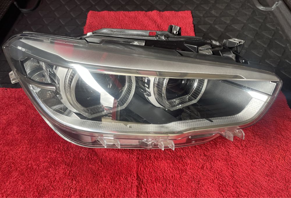 Far dreapta fata HELLA original complet BMW Seria 1 F20/F21 1EG011929