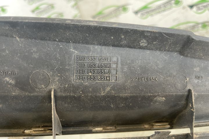 Grila bara fata centru 3B0853651L / 3B0 853 651L Volkswagen VW Passat
