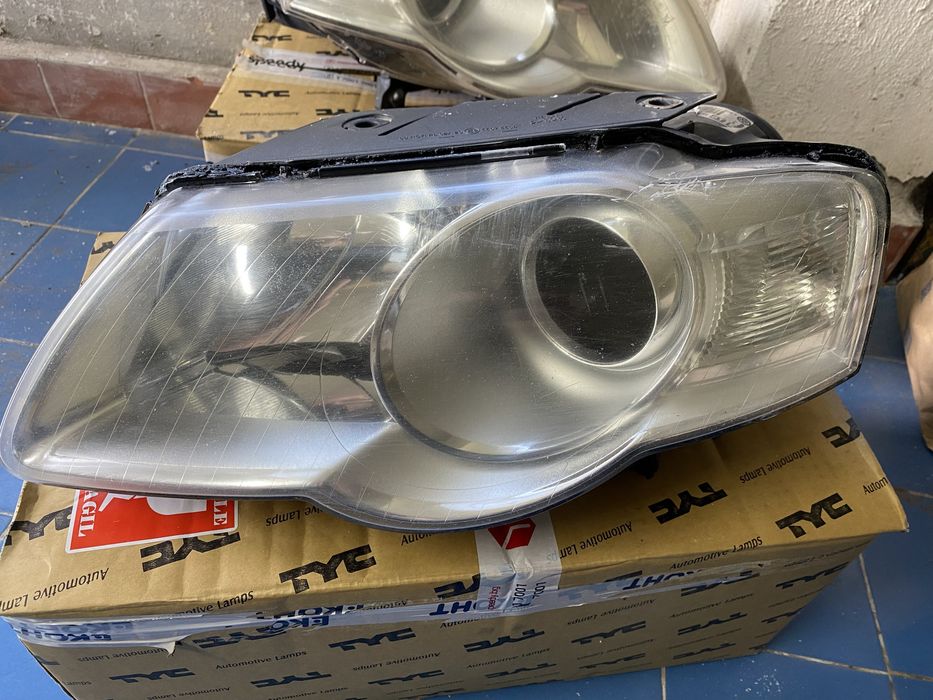 Фарове Valeo за VW Passat B6 - за ремонт