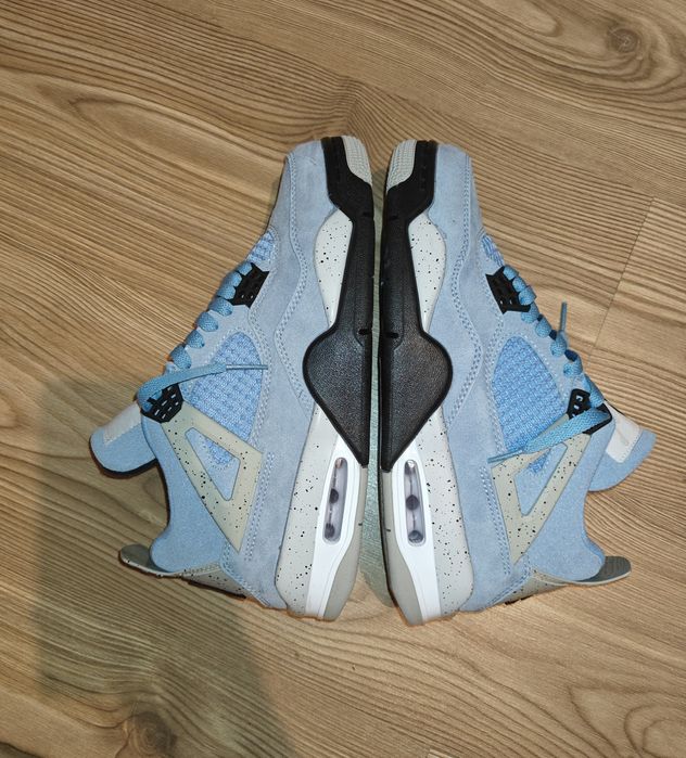 Jordan 4 University Blue