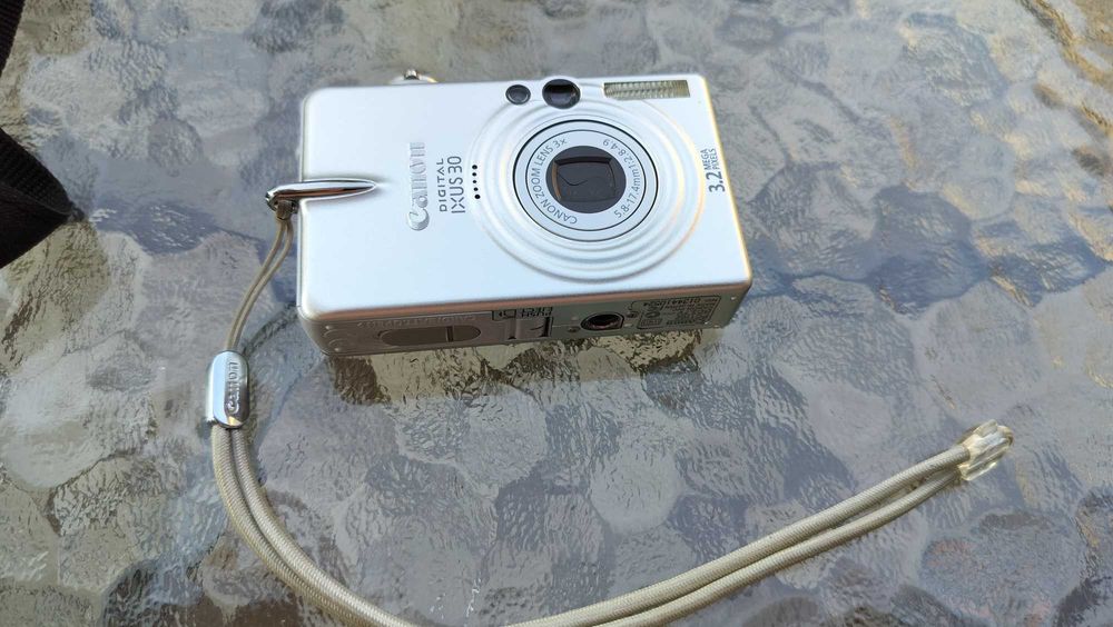 Compact Digital Camera Canon Digital Ixus 30 Full box 3,2Mp Zoom optic