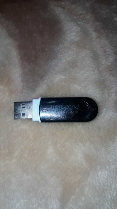 Флешка 2 ГБ б/у Transcend