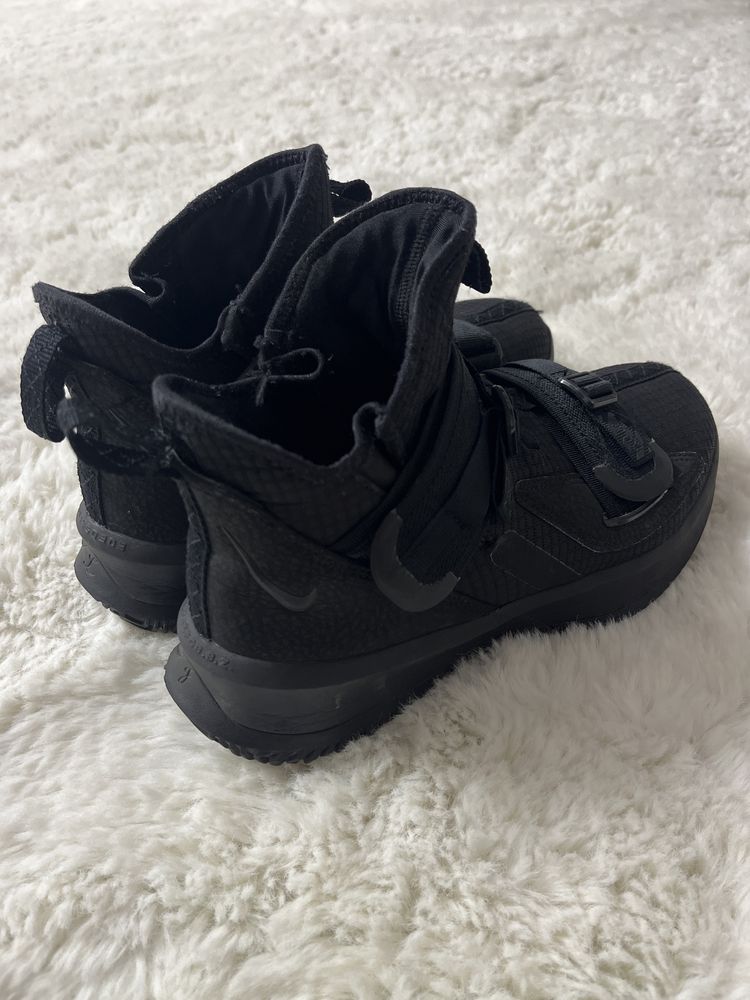 Nike Lebron Solider 13 TRIPLE BLACK- mărimea 40