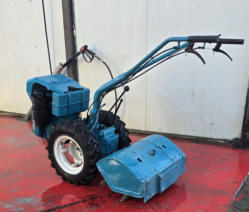 Vând motocultor Bertolini 12cp diesel, cu mai  multe accesorii