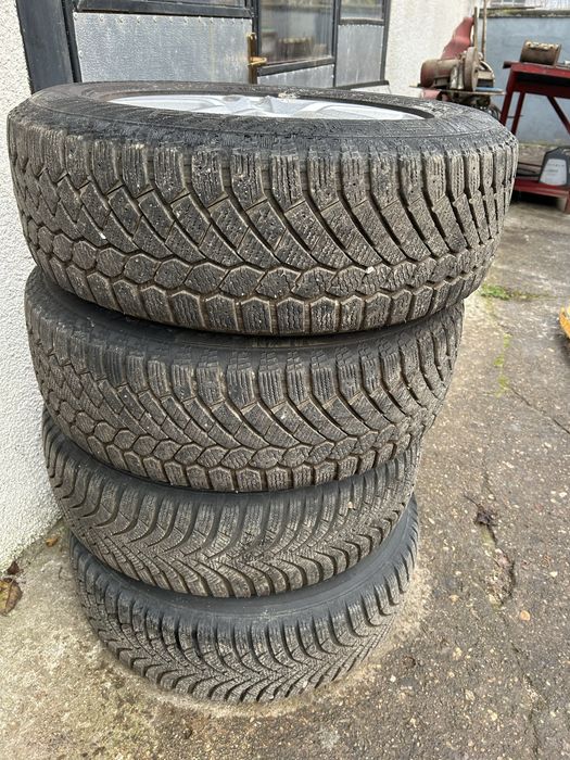 215 65 r16 iarnă Ford Kuga