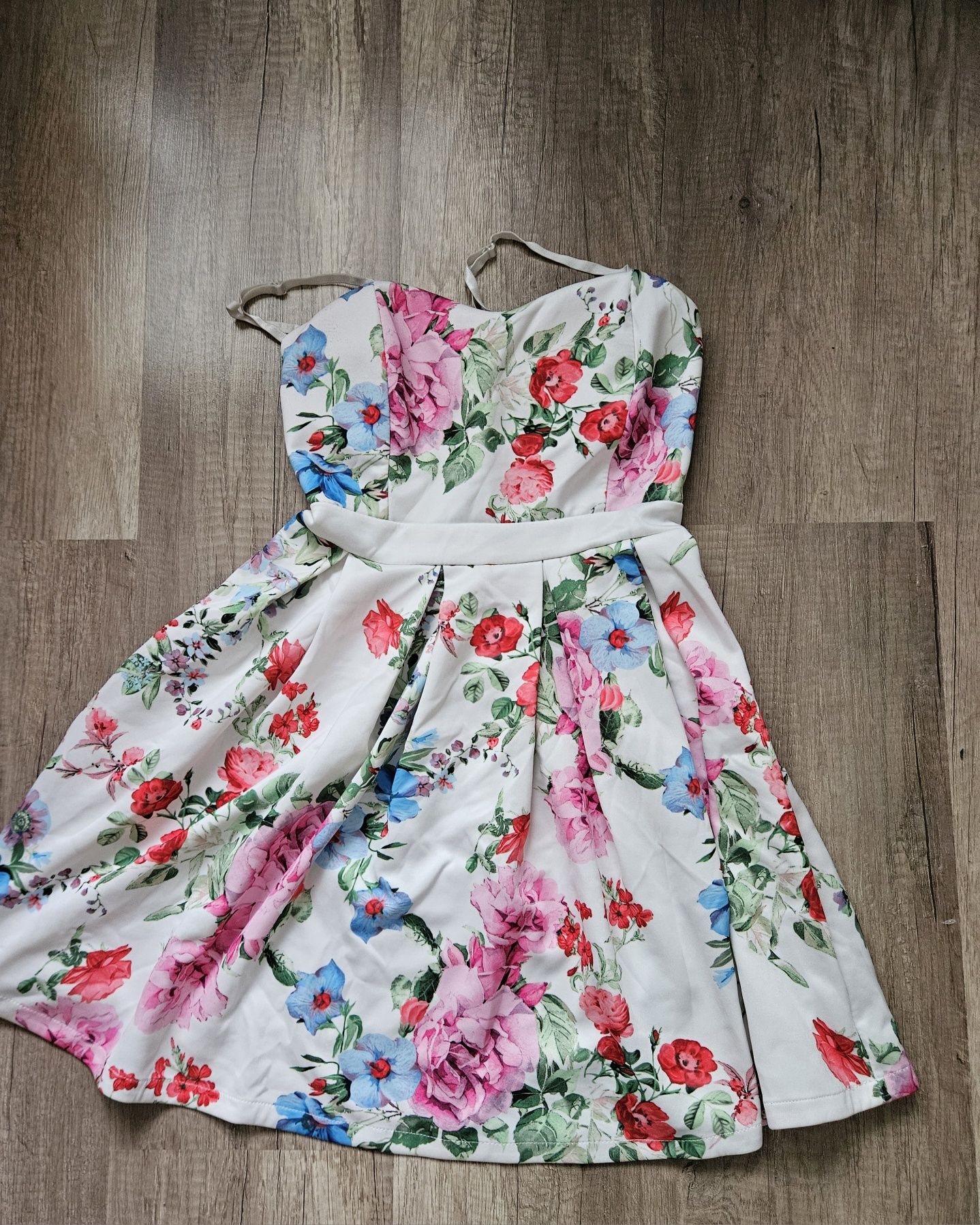 Флорална къса рокля