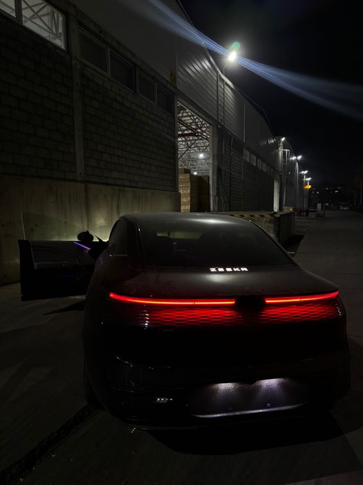 Zeekr 007 2-pozitsiya 688km