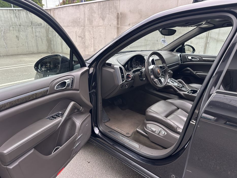 Porsche Cayenne 3.0 Diesel/ Full led 4k/ Panoramic/Jante 21/ GTS