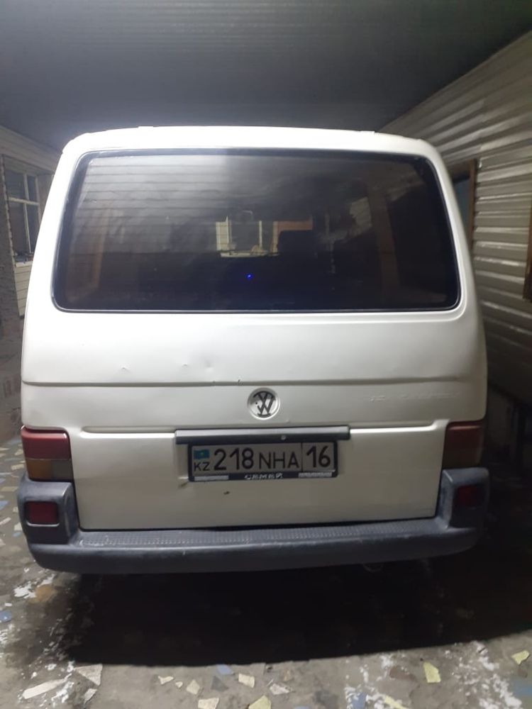 Volkswagen Transporter 1996 г.в.