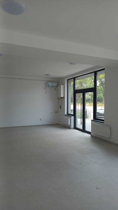 Vand Spatiu Comercial