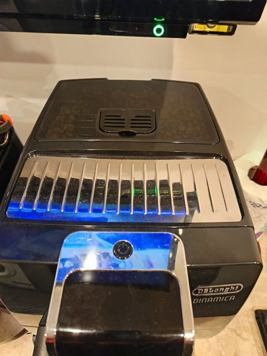 DeLonghi Dinamika кафе машина