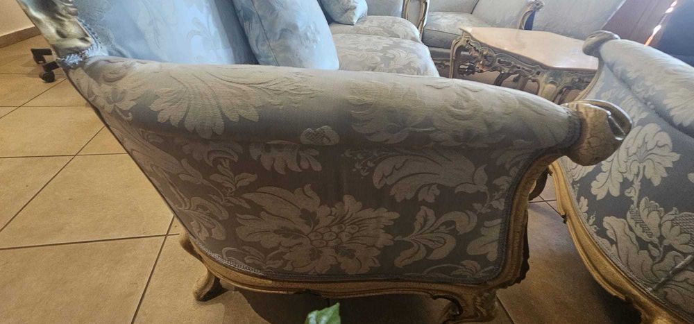 Canapea superba in stil venetian cu 4 fotolii impecabila!