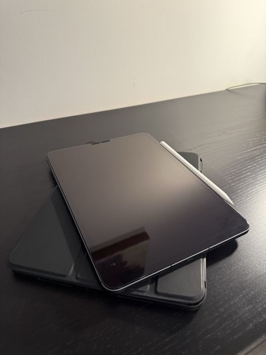 iPad Pro 11” Gen 3 + Apple Pencil 2 – ca nou, Wi-Fi + Cellular, Negru