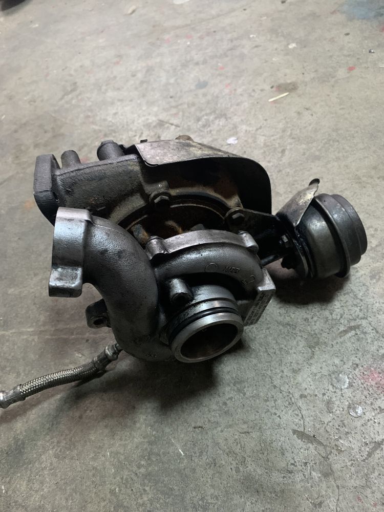 Turbina stanga Audi A8 D2 3.3 diesel 057145701G