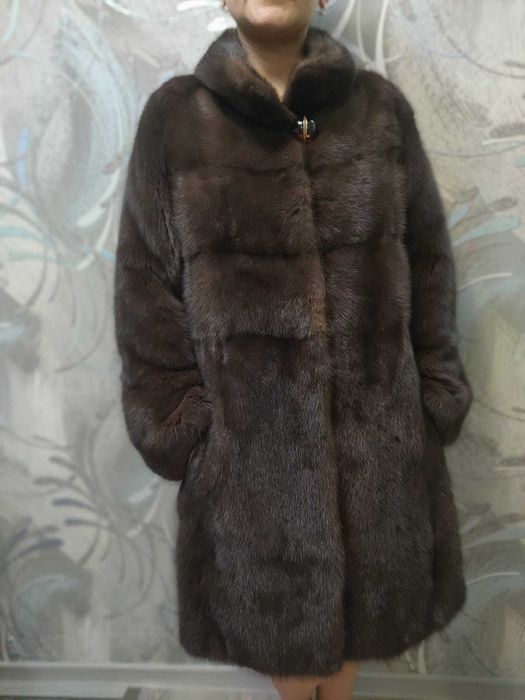 Продам норковую шубу размер 42-46,цена 150тыс