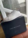 Tommy Hilfiger adidasi originali