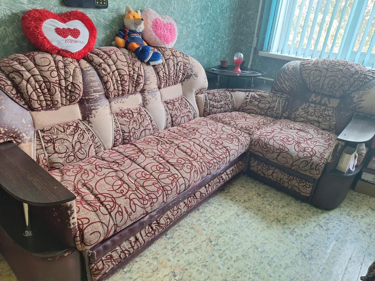 Продам кожаный  диван