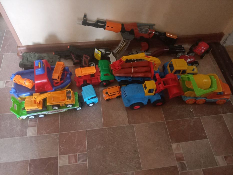 Продам игрушки в хорошем состоянии