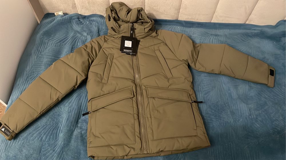 Зимняя спортивная куртка