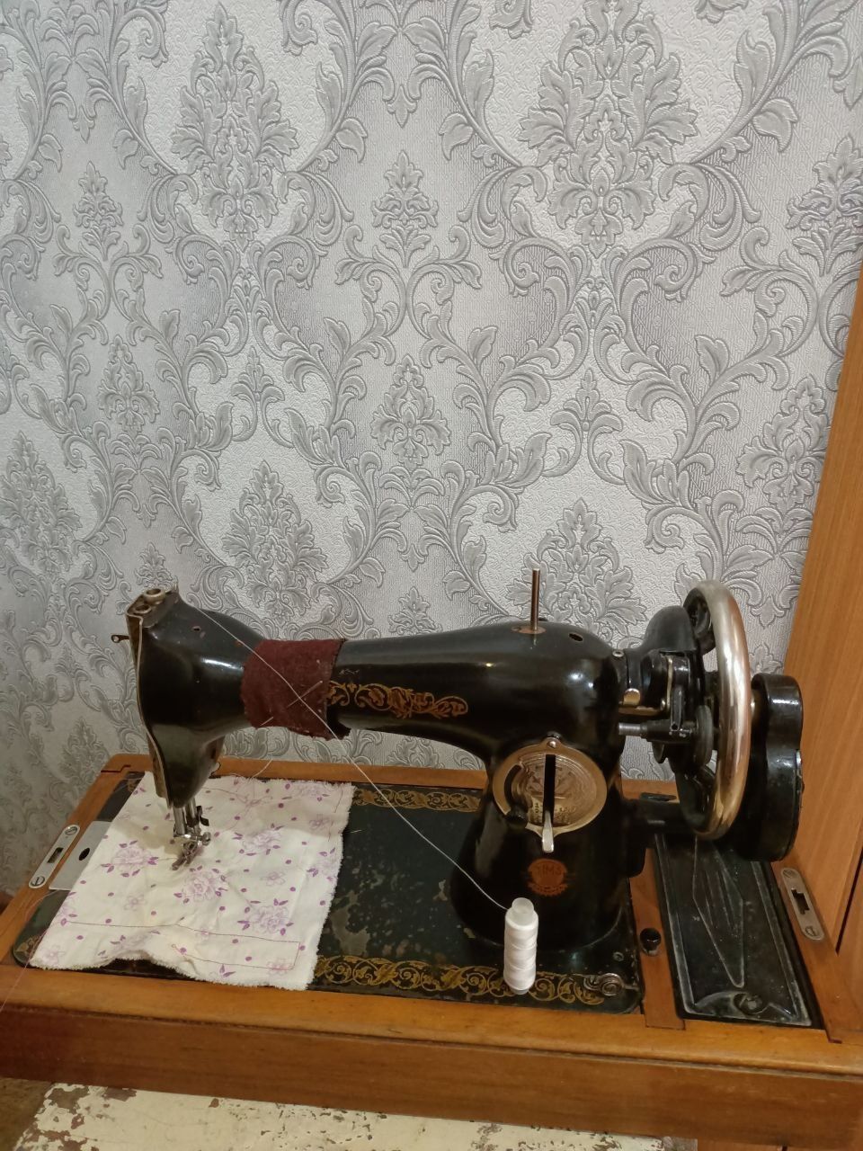 Продам швейную машину