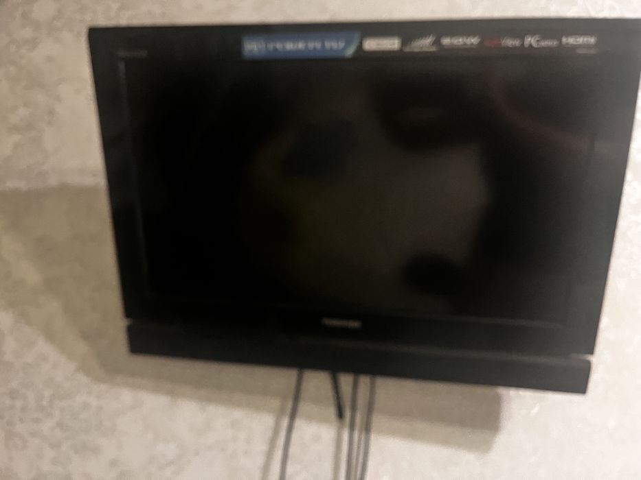 Маленький настенный телевизор