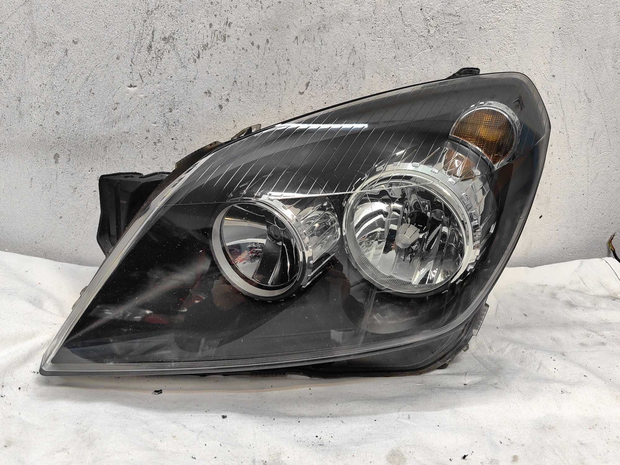 Оригинален фар Опел Астра  Opel Astra H