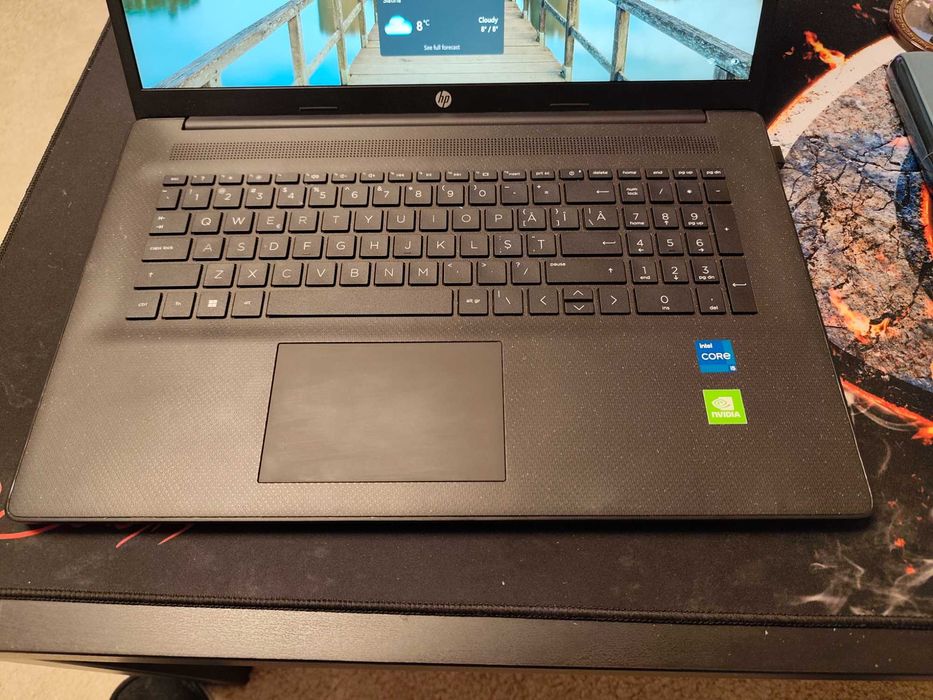 Laptop HP 17-cn2015nq Intel i5-1235U Nvidia Gforce MX550 2Gb MX550 2GB