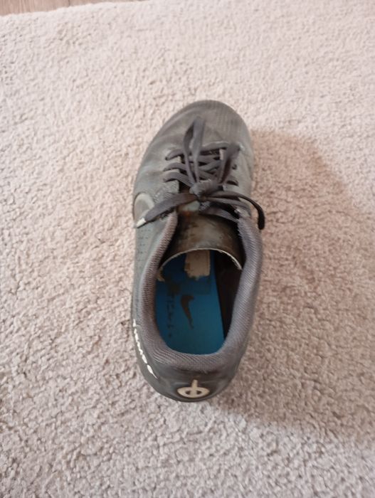 Vând Ghete de fotbal