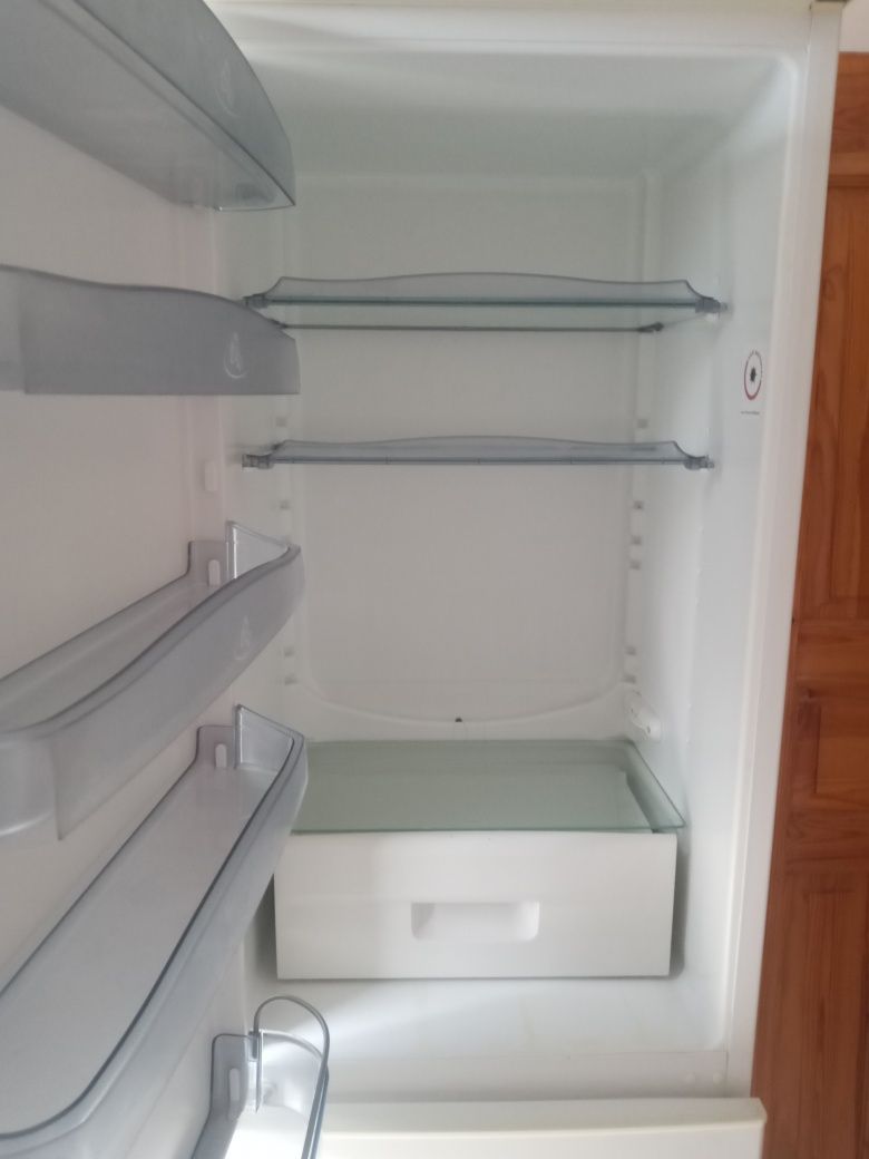 Продаётся холодилник снайге