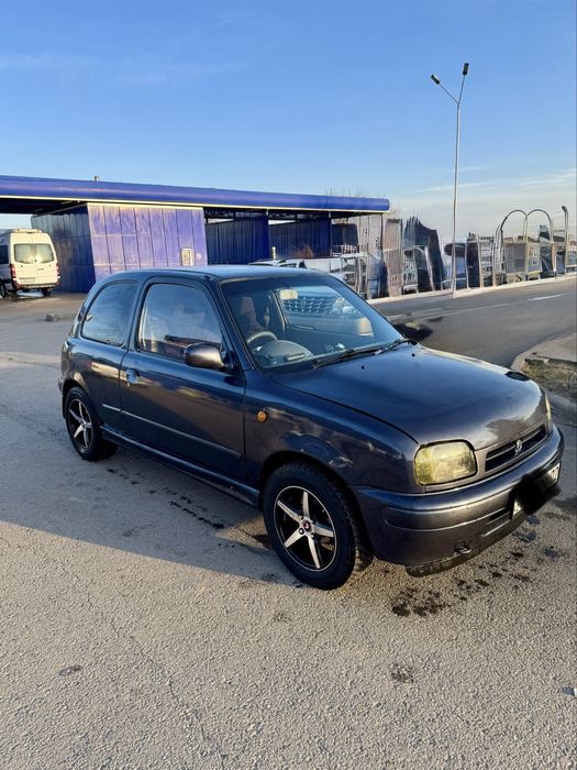 Продам машину Nissan