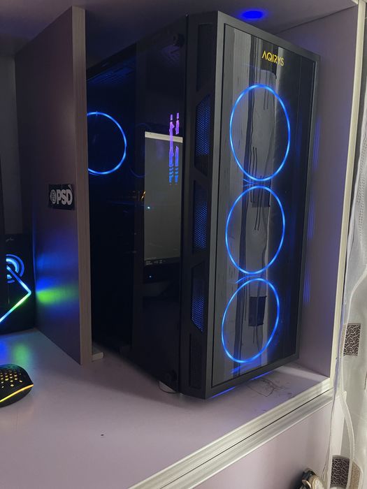 Vand pc gaming cu tot cu periferice