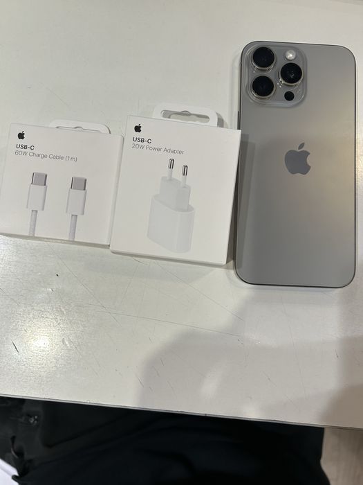 Iphone 15 Pro Max 256 GB, incarcator original inclus