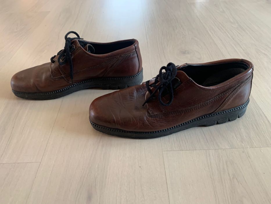 Vând pantofi piele interior și exterior ECCO (42)