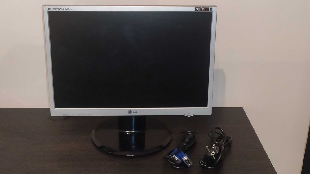 Монитор LG Flatron L196WTQ-SF