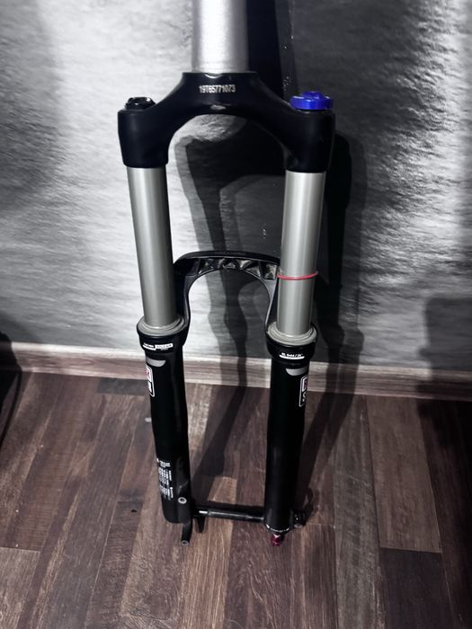 RockShox Sektor 26" и курбели Zee.