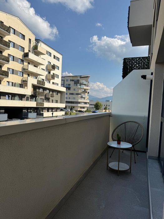Vând apartament la 5 minute de mall Coresi