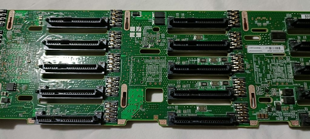 SAS controller HP Smart Array P430+backplane 25 slot SAS