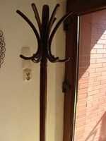 cuier din lemn curbat