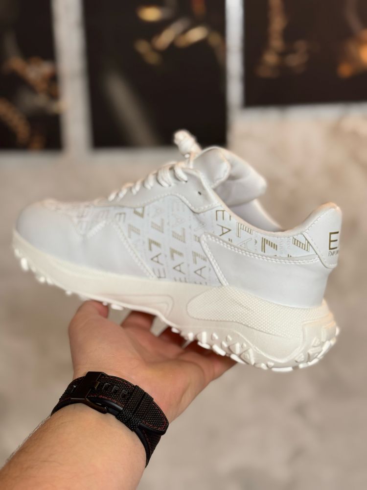 Adidasi Barbati EA7 Armani White & Gold!