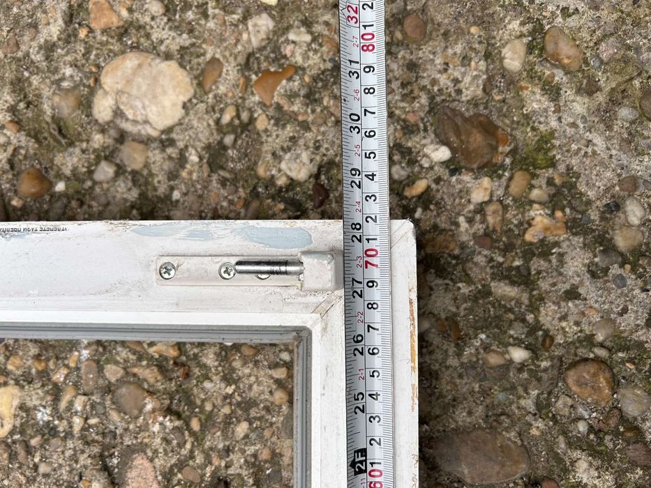 Продавам ПВЦ дограма със двоен стъклопакет и бонус комарници