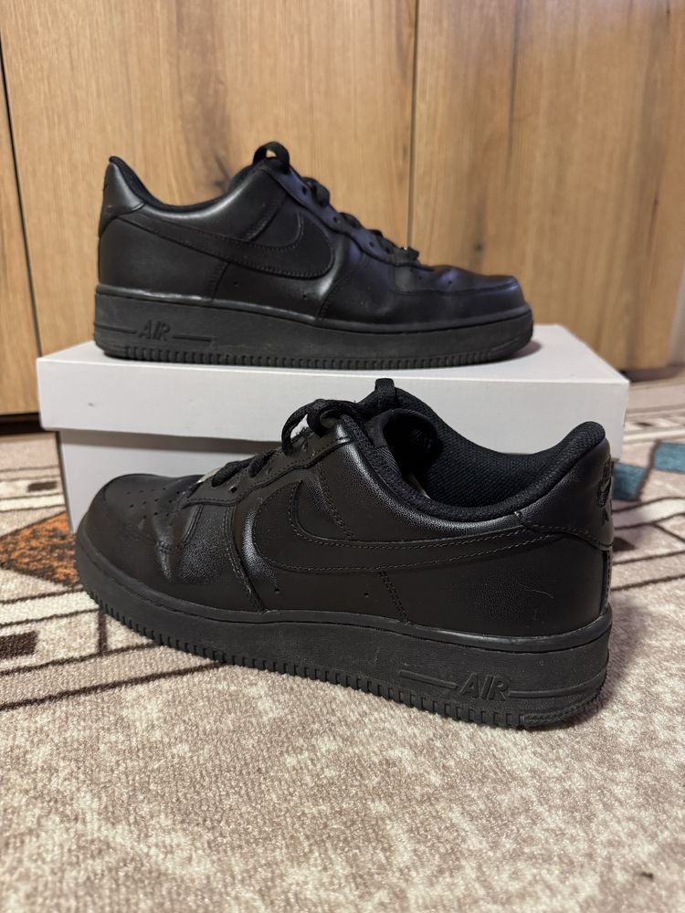 Продавам Nike Air Force 1 ‘’07’’