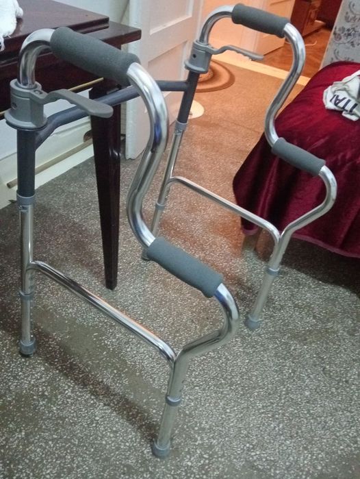 Vind Cadru metalic pentru dizabilități nou 700 lei
