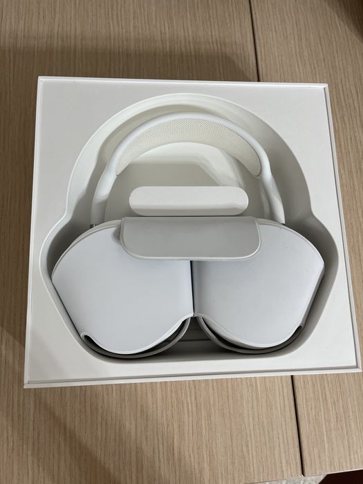 Продам AirPods Max