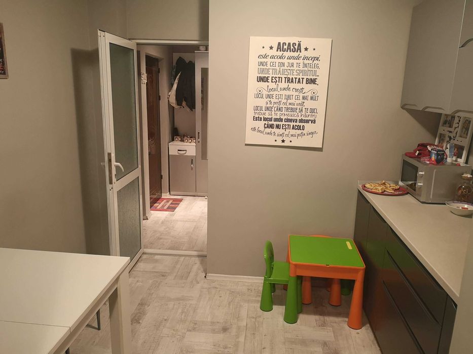 REZERVAT Apartament 3 camere Năvodari Sud – 70 mp, mobilat, renovat.