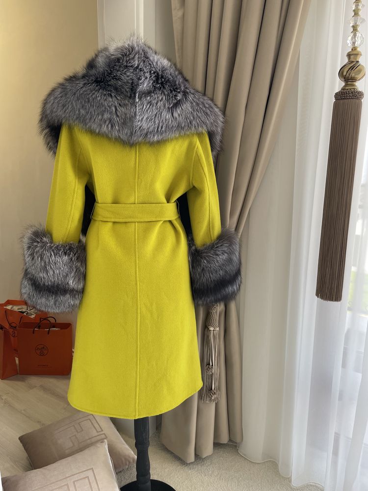 Дамско палто от лама и сибирска лисица С-М