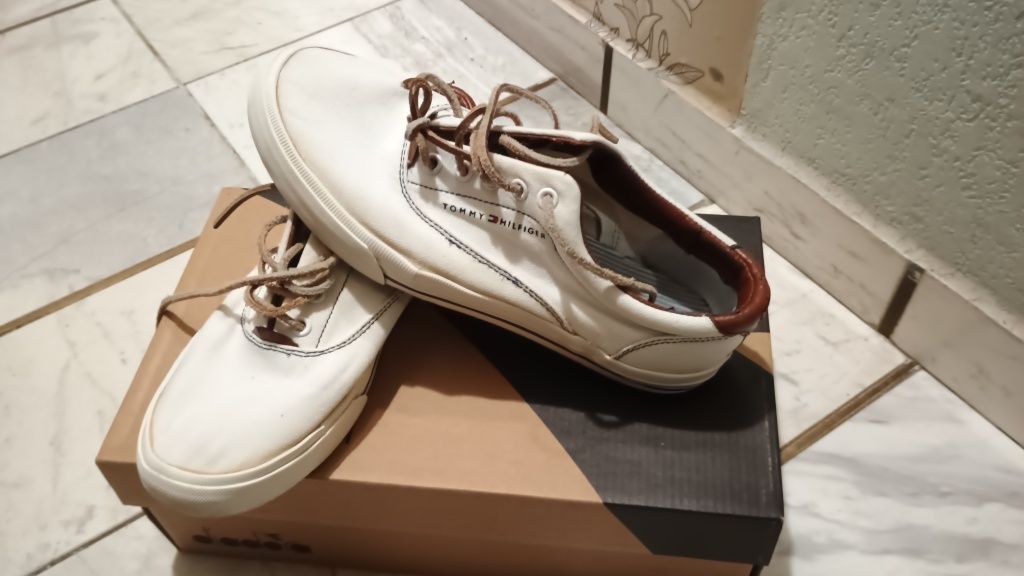 Tommy Hilfiger, #42, original!
